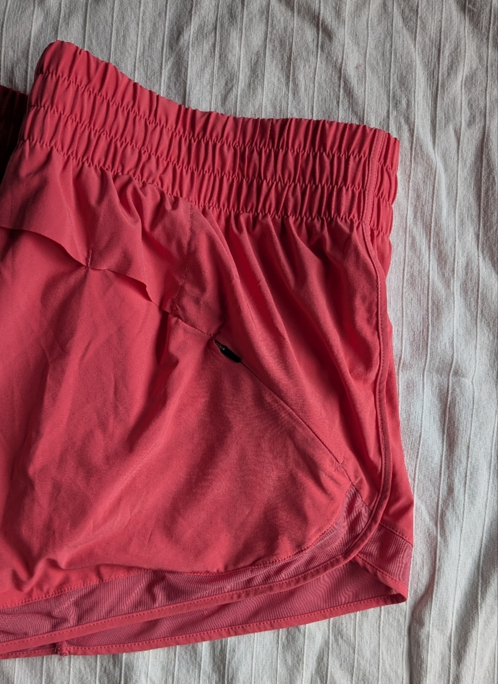 Athleta Shorts High Rise Rise Mesh Racer 3" - Picture 9 of 10
